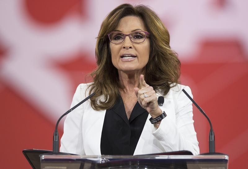 © Reuters. Inmigrantes en EEUU deberían "hablar estadounidense", dice Palin
