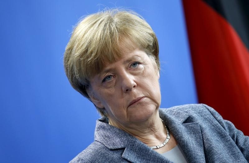 © Reuters. Merkel presiona para obtener una respuesta a la crisis de refugiados en Europa