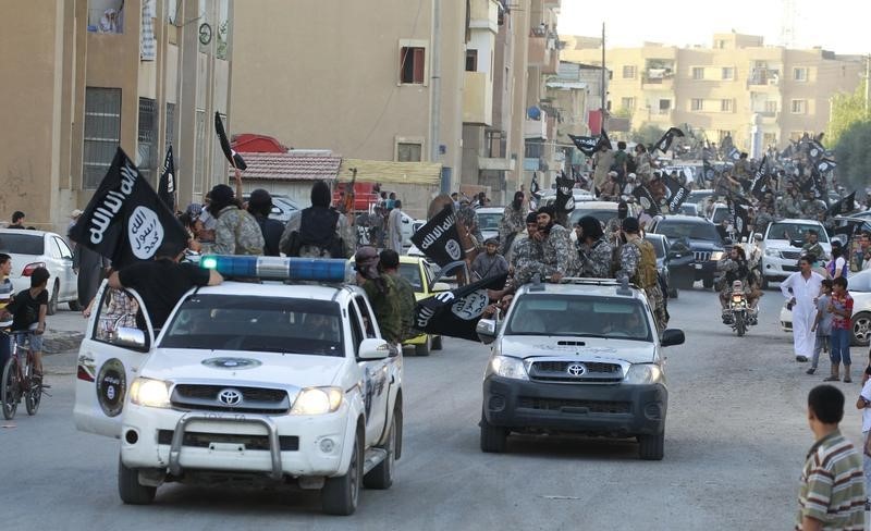 © Reuters. بيان: 15 غارة لقوات التحالف ضد الدولة الإسلامية في سوريا والعراق