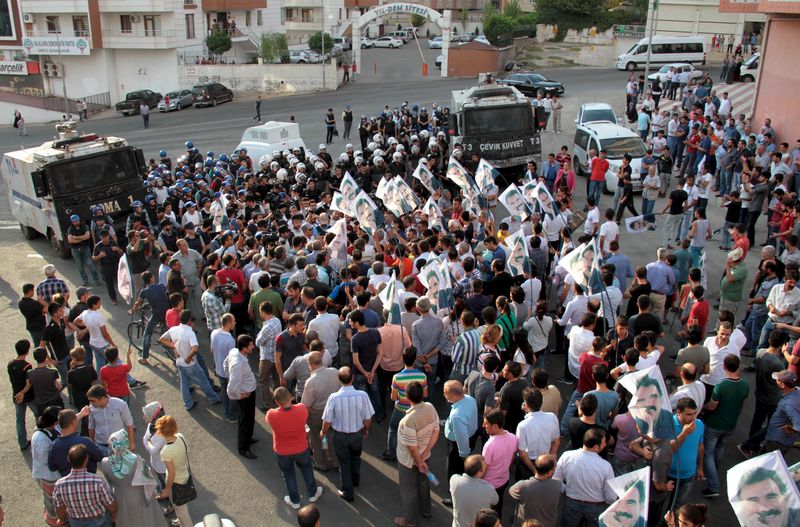 © Reuters. Turquía lanza ofensiva sobre milicias kurdas tras letal ataque contra soldados