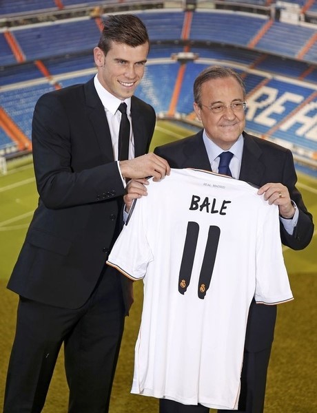 © Reuters. El agente de Bale pide que el mercado de fichajes abra todo el año