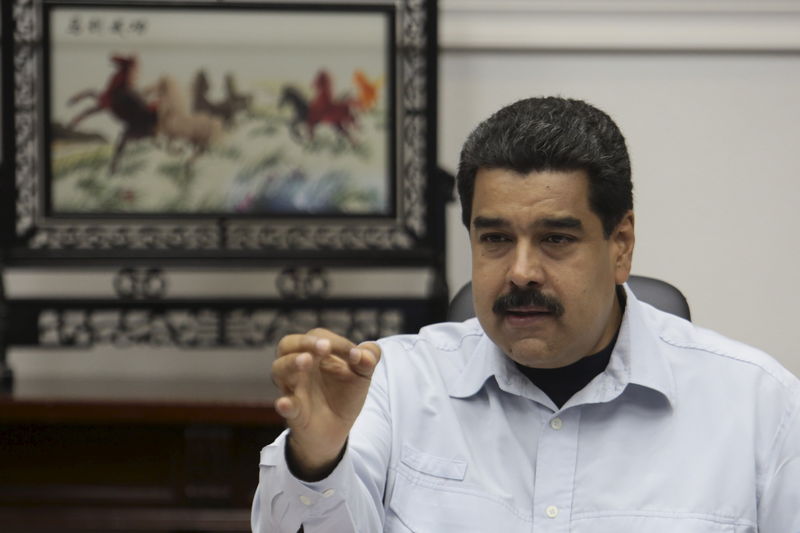 © Reuters. Presidente da Venezuela, Nicolás Maduro, durante reunião com ministros