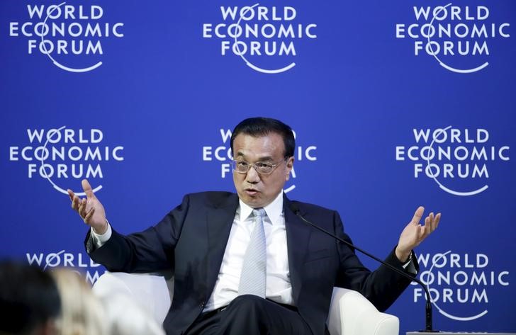 © Reuters. Primeiro-ministro da China, Li Keqiang, durante evento em Dalian