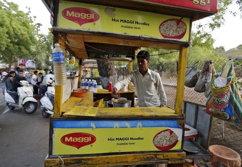 © Reuters. NESTLÉ PRÉPARE LE RETOUR DES NOUILLES MAGGI SUR LE MARCHÉ INDIEN