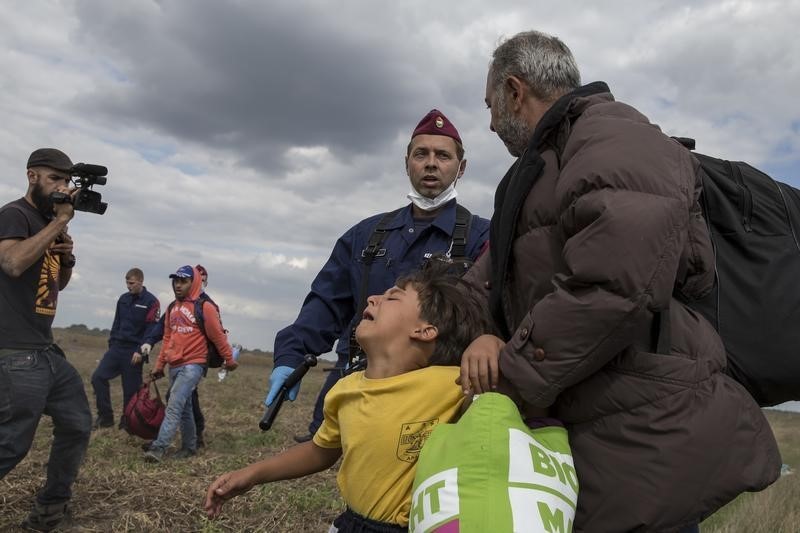 © Reuters. Los sirios buscan una ruta a Europa que evite las peligrosas embarcaciones