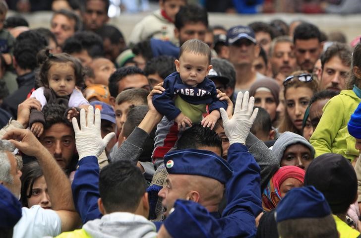 © Reuters. مكتب رئيس الوزراء: المجر ربما تعلن حالة أزمة بشأن الهجرة