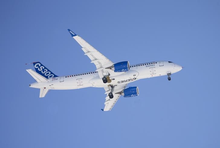 © Reuters. Avião CSeries 300 da Bombardier durante primeiro voo teste em 27 de fevereiro de 2015.