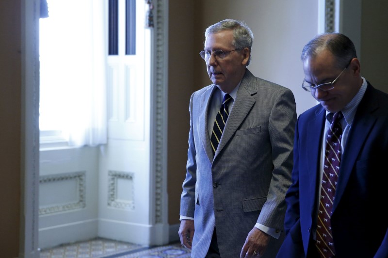 © Reuters. McConnell returns to his office after delivering remarks on the Senate floor at the U.S. Capitol in Washington