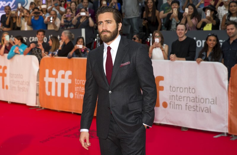 © Reuters. Gyllenhaal arrives on the red carpet for the film "Demolition" during the 40th Toronto International Film Festival in Toronto