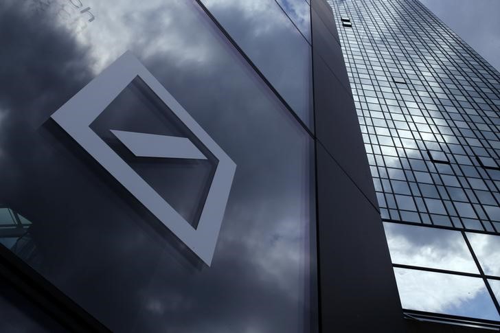 © Reuters. PAS DE RÉFORME RADICALE EN VUE CHEZ DEUTSCHE BANK