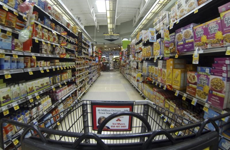 © Reuters. Breakfast cereal is shown for sale at a Ralphs grocery store in Del Mar, California