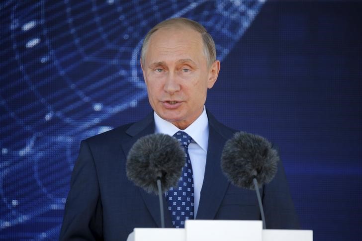 © Reuters. Russian President Putin delivers speech during opening ceremony of MAKS International Aviation and Space Salon in Zhukovsky