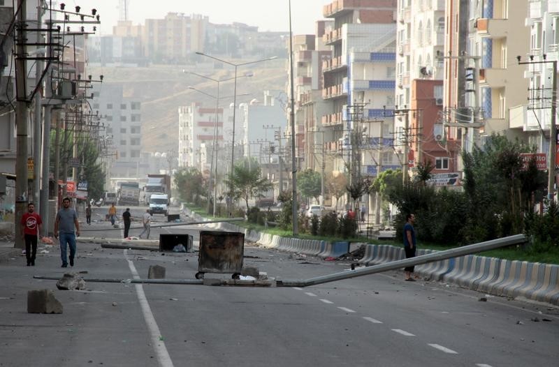 © Reuters. وفاة مدني تركي بعد إصابته بالرصاص في مطعم بمنطقة كردية