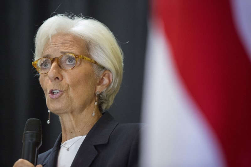 © Reuters. CHRISTINE LAGARDE ESTIME QUE LA FRANCE EST SUR LA BONNE VOIE