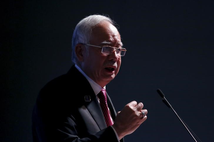 © Reuters. Malaysia's Prime Minister Najib Razak speaks at the World Capital Market Symposium in Kuala Lumpur, Malaysia