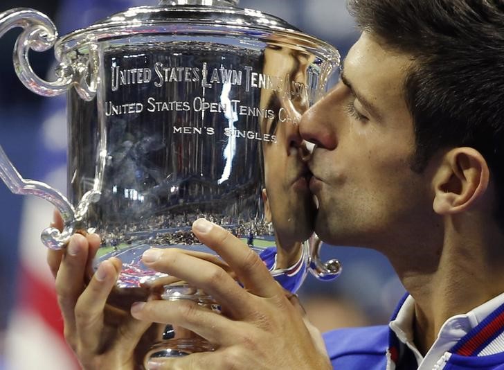 © Reuters. Djokovic vence a Federer, gana por segunda vez el Abierto de EEUU