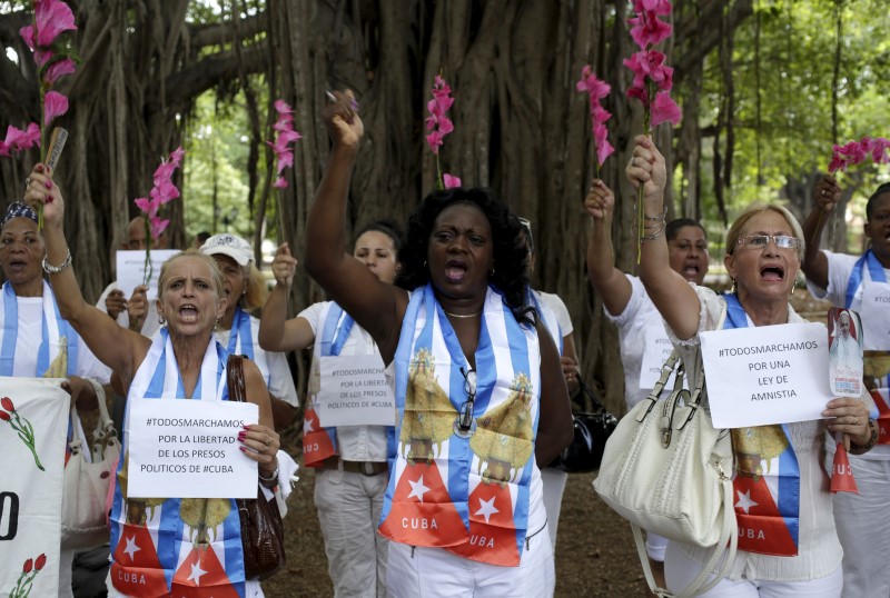 © Reuters. Cuba detiene disidentes antes de la visita de Papa Francisco
