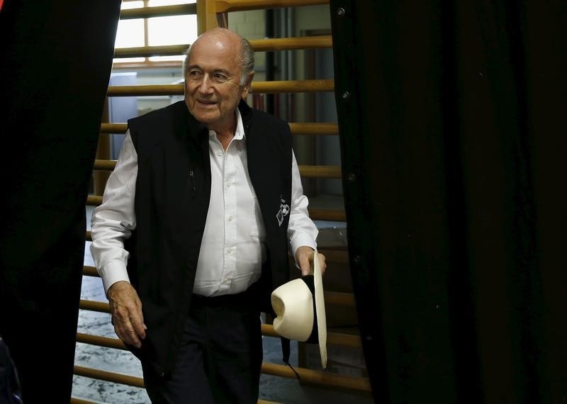 © Reuters. Fiscales suizos investigarán contrato firmado por Blatter de la FIFA