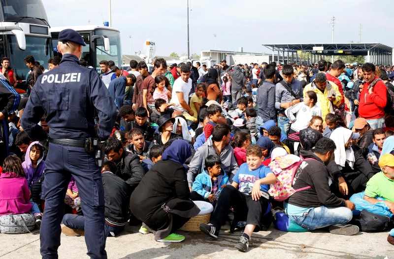 © Reuters. L'UE CHERCHE UNE RÉPONSE À LA CRISE MIGRATOIRE