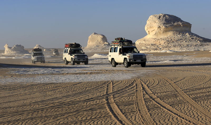 © Reuters. Carros no deserto do Egito