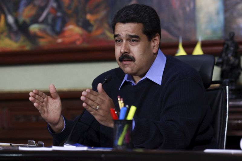 © Reuters. مادورو: حان الوقت لأن تعقد اوبك قمة من أجل رفع أسعار النفط
