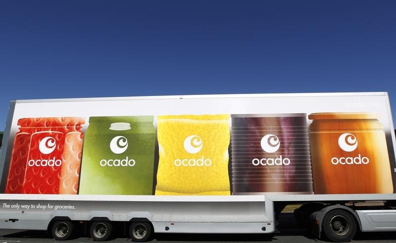 © Reuters. An Ocado truck returns to the Ocado depot in Hatfield, southern England