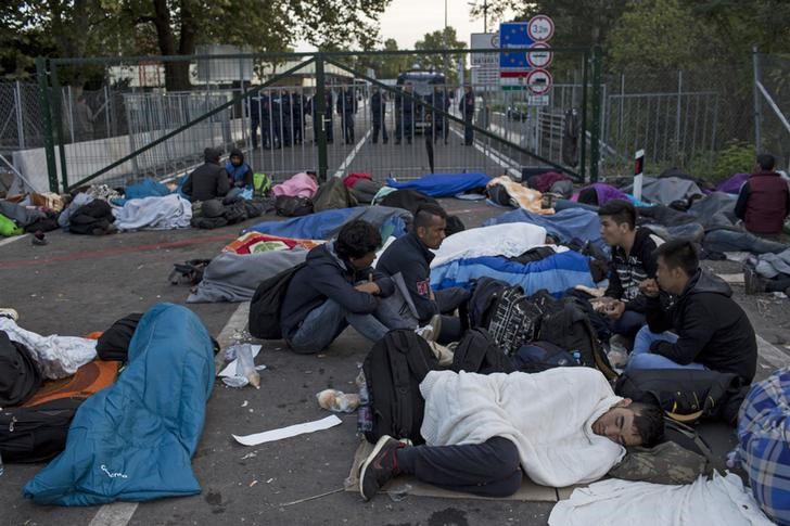 © Reuters. منظمة الهجرة: غياب الحسم الأوروبي سيحصد أرواح المزيد من اللاجئين
