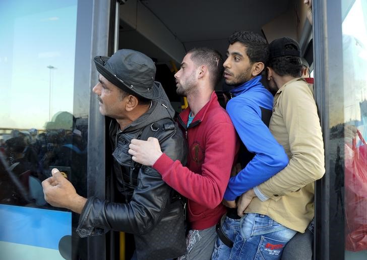 © Reuters. مسؤول تشيكي: تهديدات الاتحاد الأوروبي بشأن اللاجئين "جوفاء"