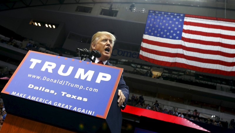 © Reuters. Republican presidential candidate Trump speaks at a rally in Dallas