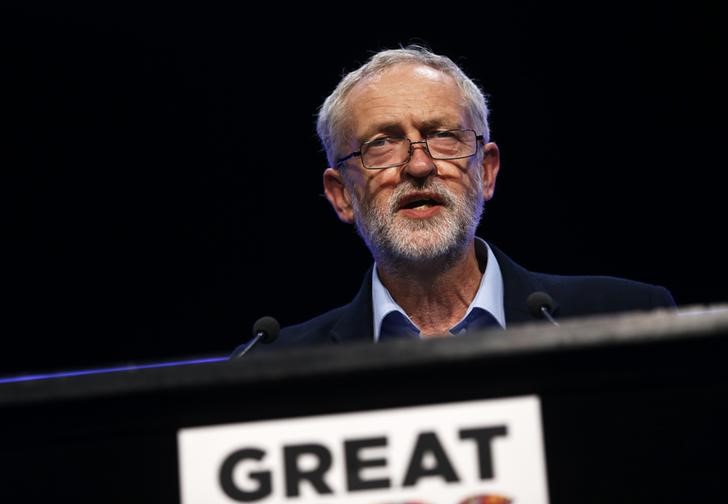 © Reuters. The new leader of Britain's opposition Labour Party Jeremy Corbyn addresses the Trade Union Congress (TUC) in Brighton in southern England