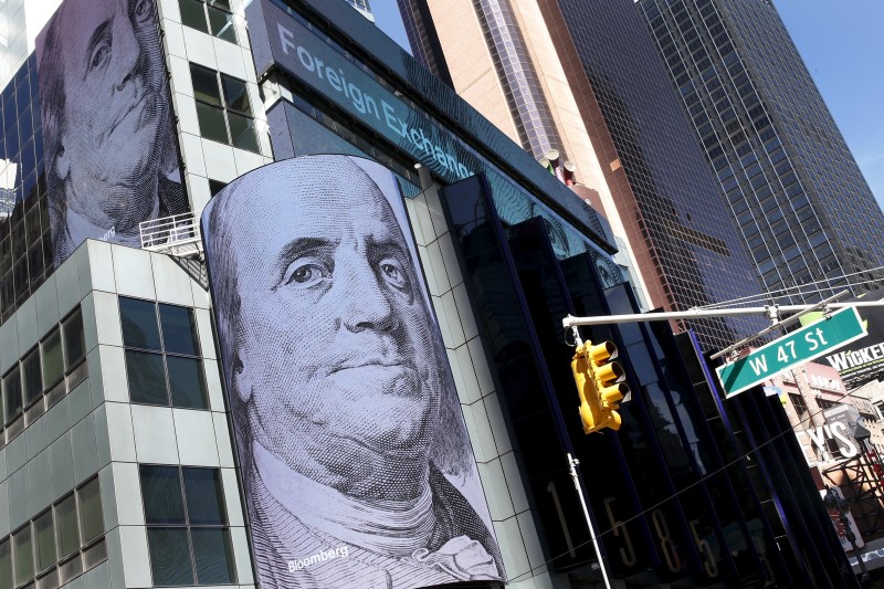 © Reuters. Images and market data are displayed on new digital display signs on the exterior of the headquarters of Morgan Stanley at 1585 Broadway in New York