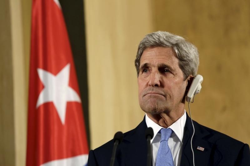 © Reuters. كيري يقول روسيا تقترح عقد محادثات عسكرية بشأن سوريا