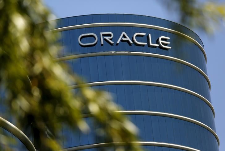 © Reuters. Las ventas de Oracle caen por descenso de software tradicional y fortaleza del dólar 