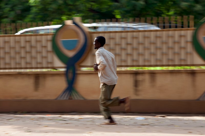 © Reuters. COUP D'ÉTAT AU BURKINA FASO, TIRS À OUAGADOUGOU