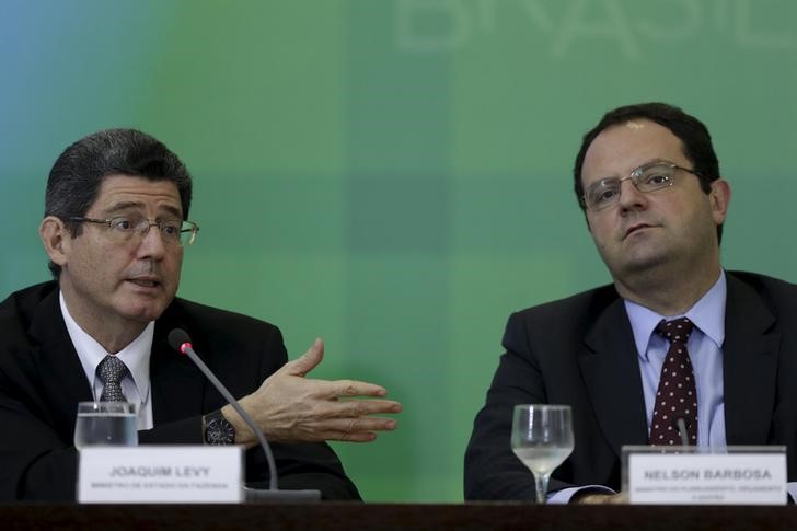 © Reuters. Ministros Joaquim Levy e Nelson Barbosa, em entrevista coletiva no Palácio do Planalto