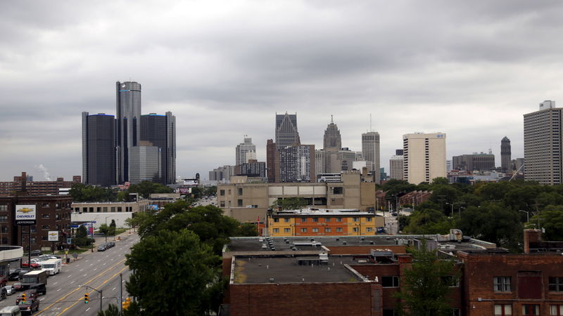 © Reuters. Il quartier generale di General Motors (sulla sinistra) a Detroit, Michigan