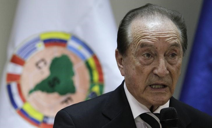 © Reuters. Ex-presidente da Conmebol Figueredo concede entrevista em Assunção