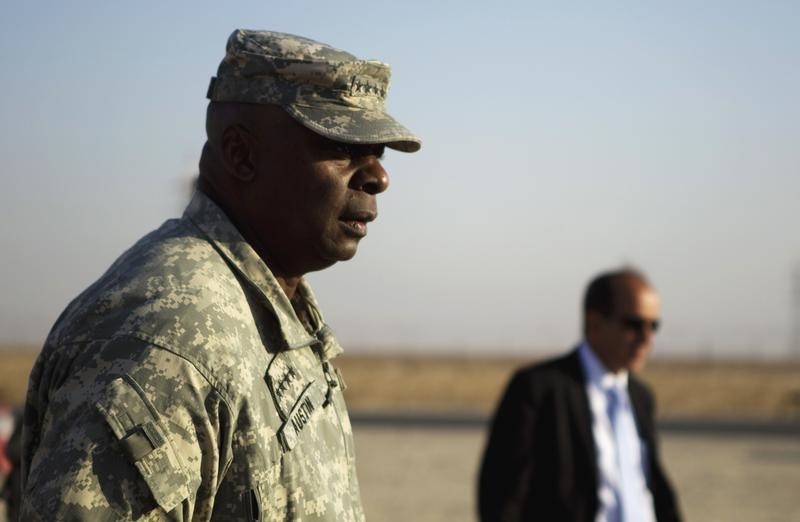 © Reuters. البيت الابيض: أوباما ما زال لديه ثقة في الجنرال الامريكي أوستن