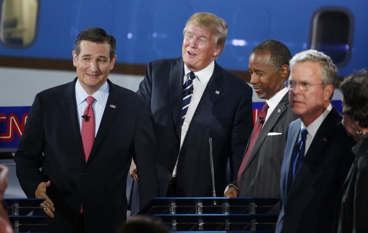 © Reuters. Pré-candidatos republicanos à Presidência dos EUA participam de debate na TV