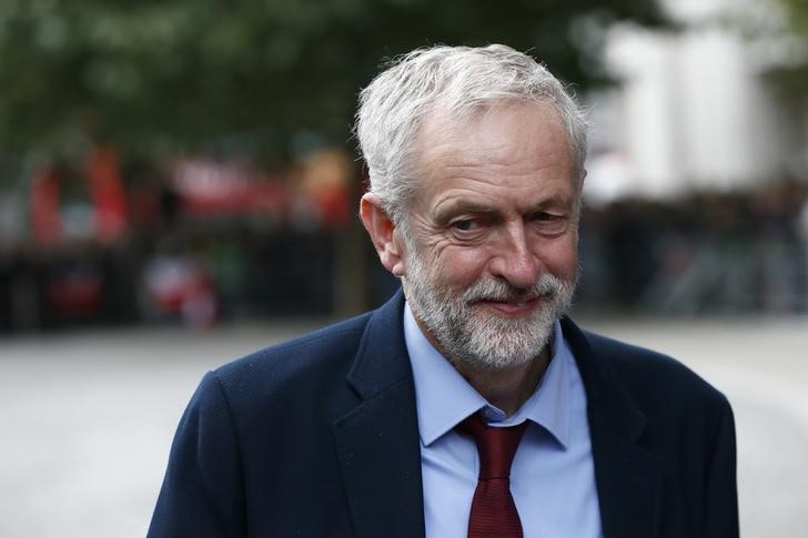 © Reuters. متحدث: الزعيم الجديد للمعارضة في بريطانيا لا يؤيد الانسحاب من حلف الاطلسي