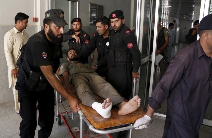 © Reuters. مقتل ثمانية مسلحين في هجوم لطالبان على قاعدة لسلاح الجو الباكستاني