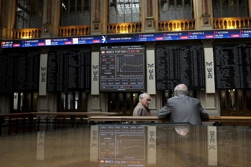 © Reuters. La bolsa española cae por los temores recesivos de la Fed