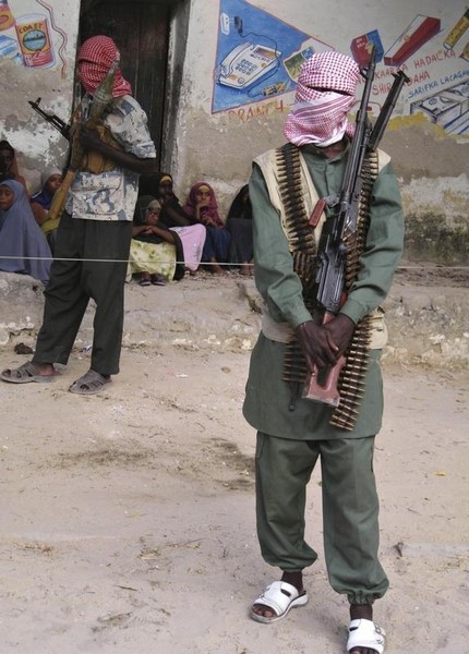 © Reuters. حركة الشباب تسيطر على بلدة صومالية بعد خروج القوات الافريقية منها