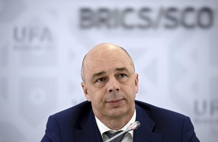 © Reuters. Russian Finance Minister Siluanov speaks during a briefing dedicated to the BRICS summit in Ufa