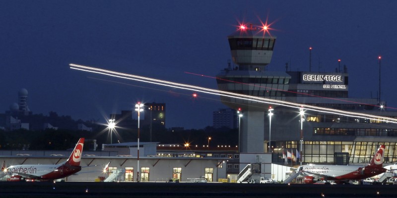 © Reuters. File photo of an aircraft taking off from Berlin's Tegel airport