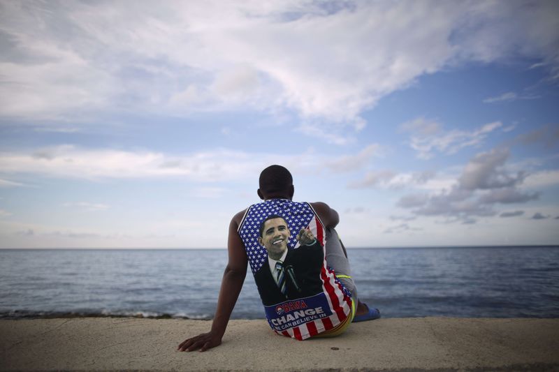 © Reuters. EEUU toma medidas para moderar el embargo y permitir negocios con Cuba