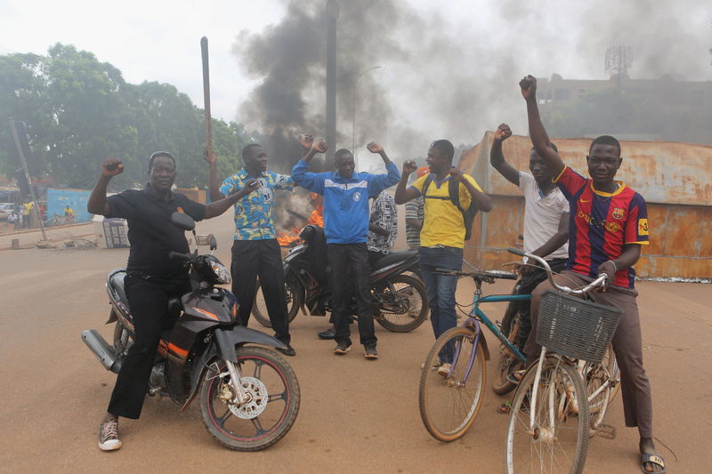 © Reuters. الاتحاد الأفريقي يجمد أنشطة بوركينا فاسو ويهدد بتوقيع عقوبات