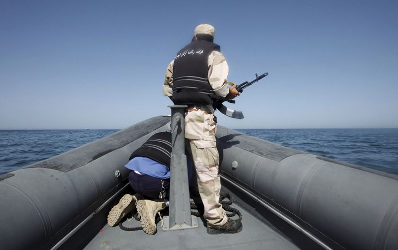 © Reuters. خفر السواحل الإيطالي: إنقاذ حوالي 4700 مهاجر قبالة سواحل ليبيا