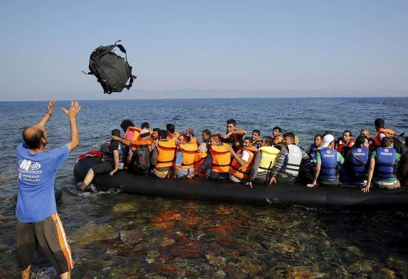 © Reuters. فرنسا تدعو لحل النقاط الصعبة في أزمة اللاجئين قبل قمة الاتحاد الأوروبي