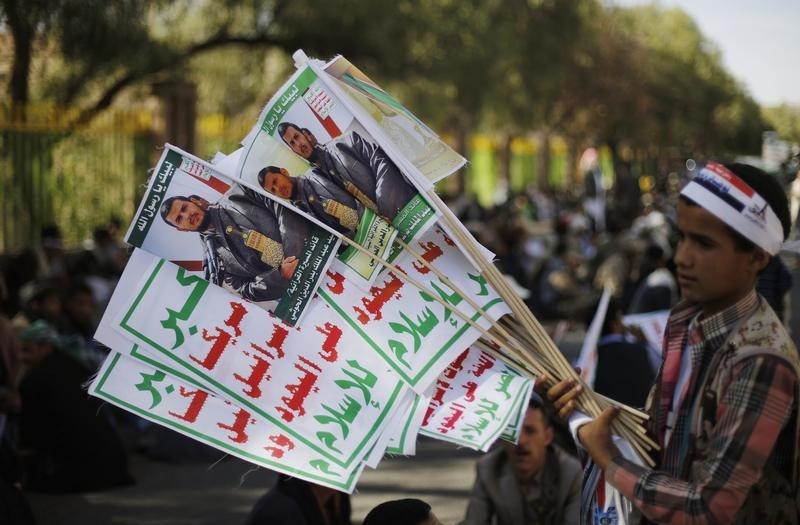 © Reuters. زعيم الحوثيين يقول إنهم سيواصلون القتال لكن التسوية السلمية ممكنة